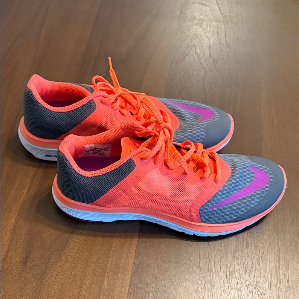 Nike Women's FS Lite Run 3 Sneakers